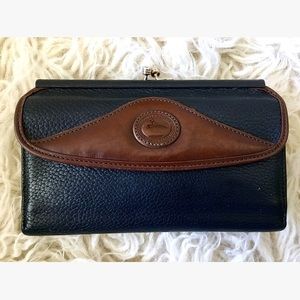Vintage Dooney and Bourke Kisslock Wallet Clutch